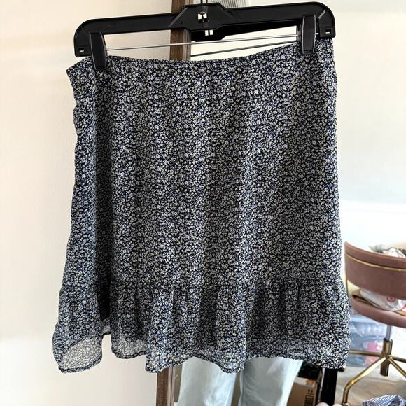 Abercrombie & Fitch Black Floral Mini Skirt - Picture 3 of 4